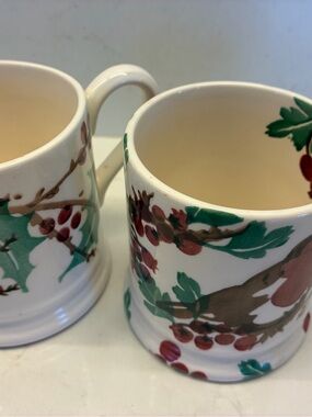 Uk Emma Bridgewater 1/2 Pint ( 8 ounce) Mugs - Red Berry & Brown Bird Design